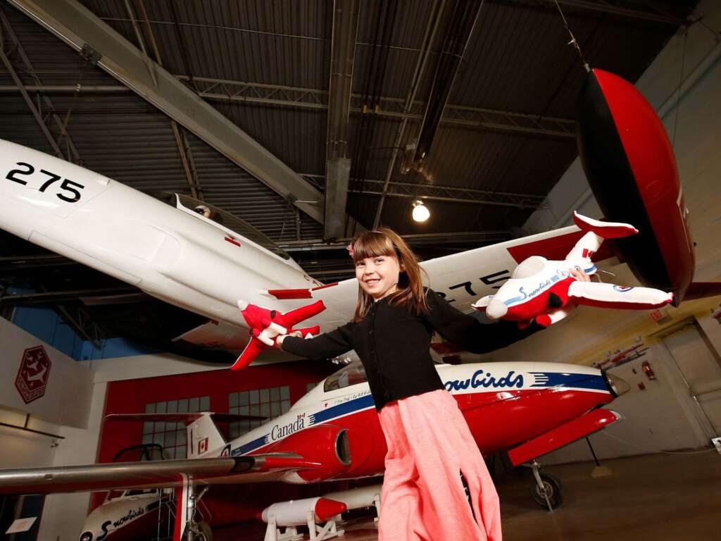 Kid at WDM Snowbirds Exhibit